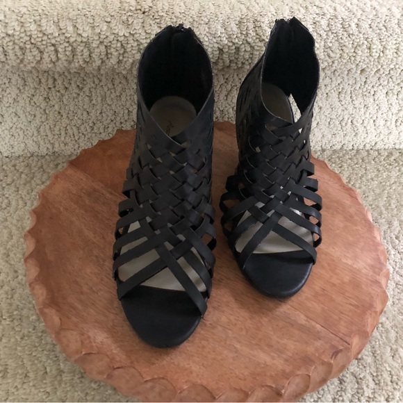 Black Wedge Shoes. - Picture 5 of 6